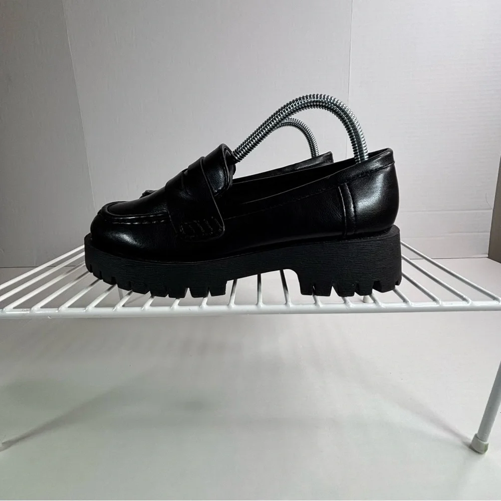 Bamboo Hutch 24 Platform Loafers Women’s Black 7/37 Lug Sole‎ Chunky Heel Shoes